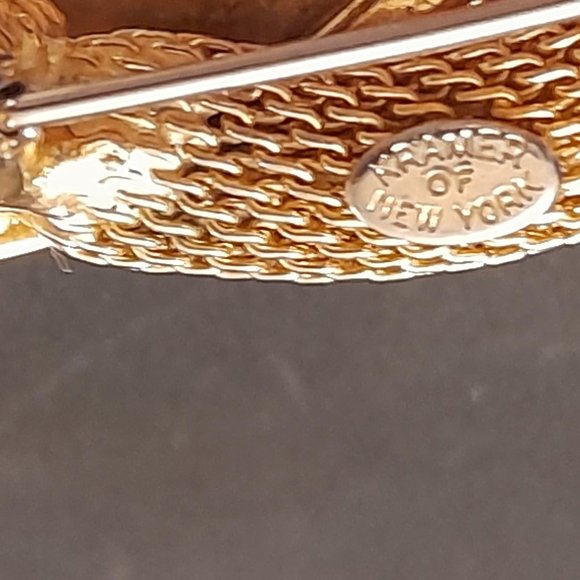 Vintage Gold Toned Mesh Kramer Brooch - Picture 6 of 6